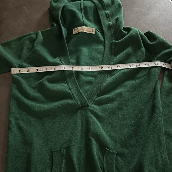Cotton Lightweight V-neck Hoodie - Picture 4 of 5